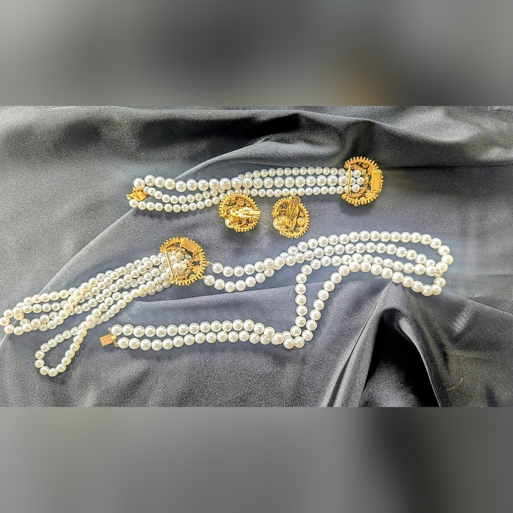 Vintage Pearl Rhinestone Necklace Bracelet Earrings Classic Statement Parue Set - Picture 3 of 7